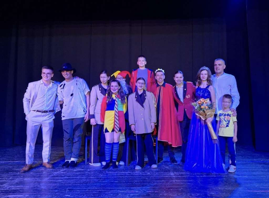 Premijera predstave "Plava boja snijega" GKM-a Vitez oduševila publiku