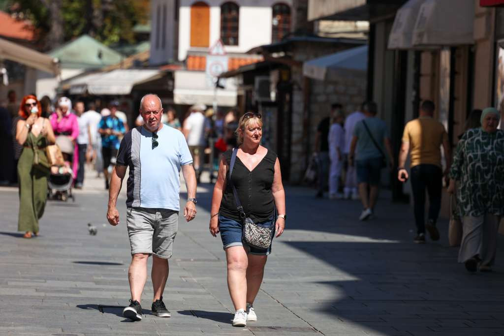 U BiH danas sunčano, najviša dnevna temperatura između 30 i 35 stepeni