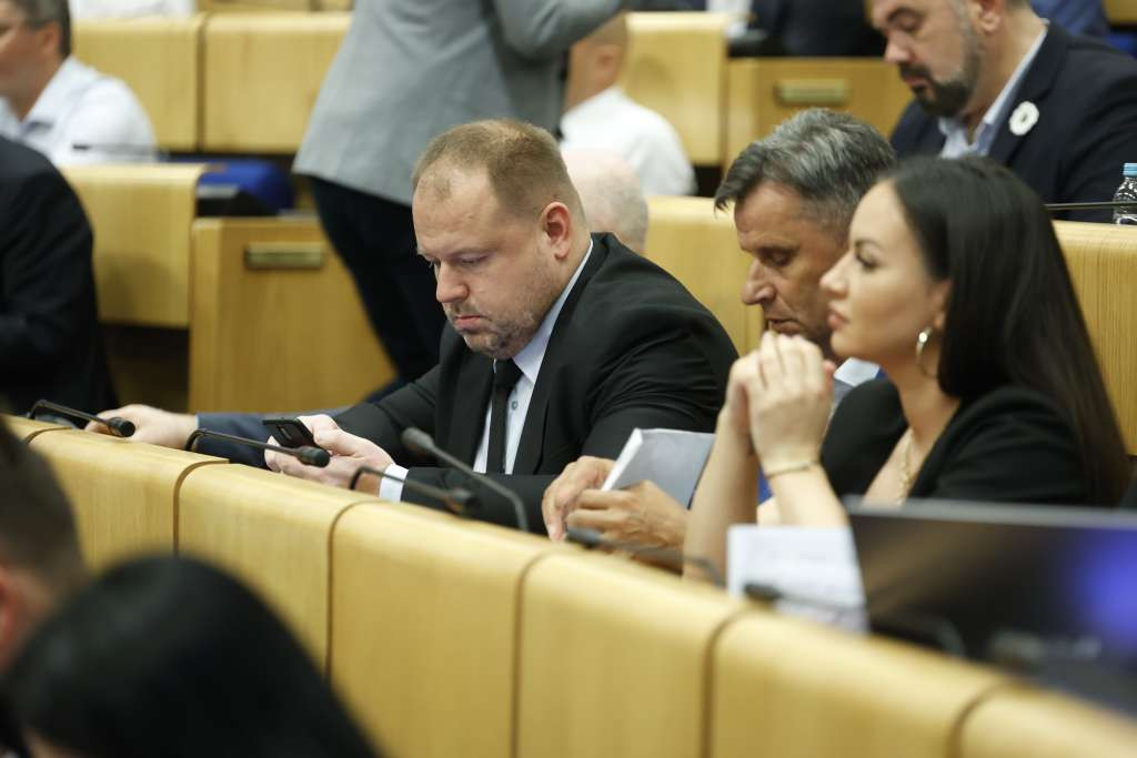 Utvrđen dnevni red Predstavničkog doma nakon više rasprava i zahtjeva za dopunu