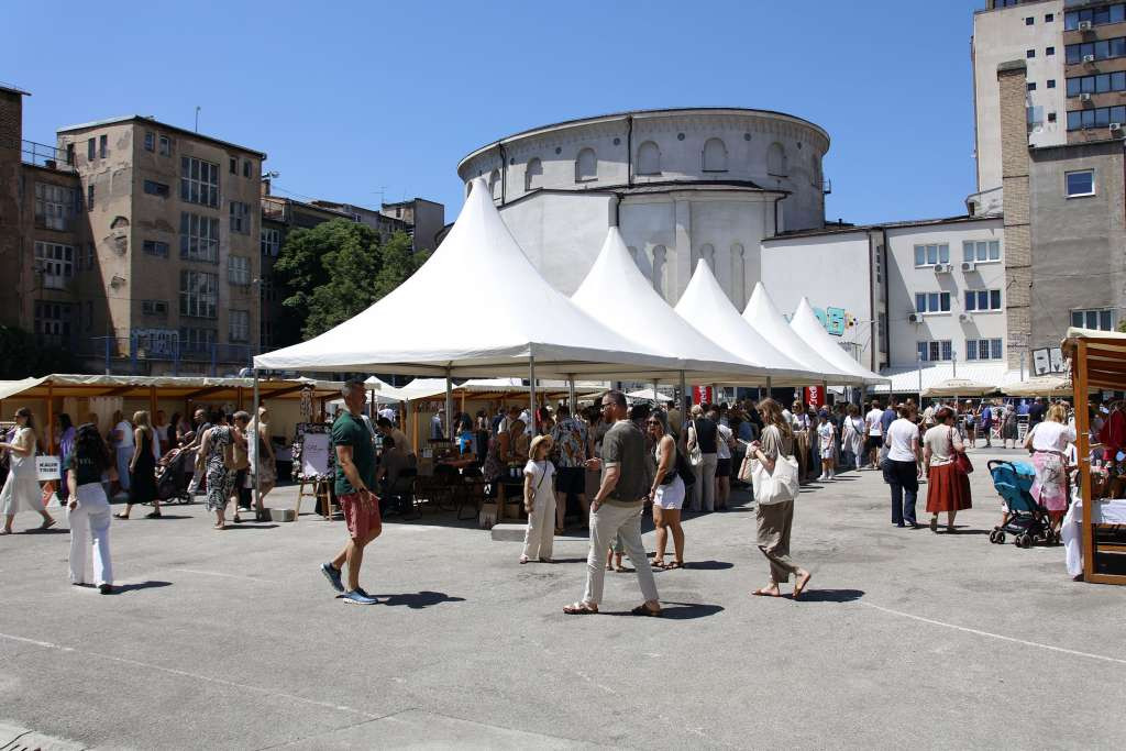 Deseti humanitarni OREA Art Market danas u Sarajevu okupio 50 izlagača iz BiH i regije