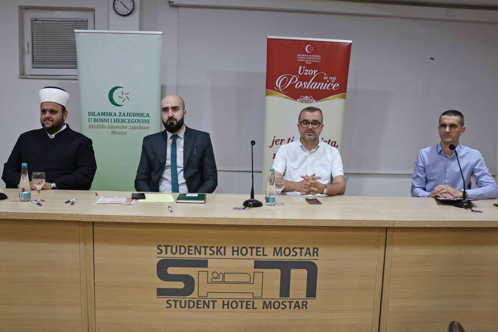 U Mostaru svečano otvorena manifestacija 'Uzor si mi, Poslaniče'