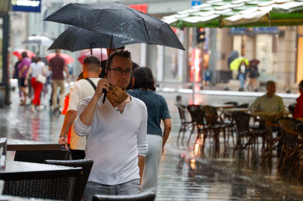 Sutra nestabilno vrijeme s kišom, pljuskovima i grmljavinom