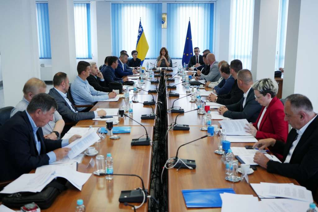 Federalno ministarstvo prometa i komunikacija - Više od 21 milion KM za cestovnu infrastrukturu