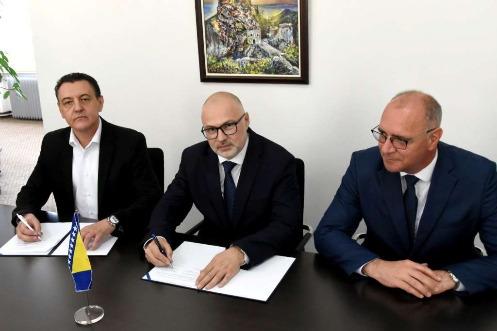 Potpisan Sporazum o posjetama učenika Tuzlanskog kantona Memorijalnom centru 'Kapija'