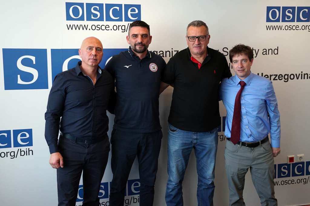 Dokumentarni film 'Smeč' - Priča o saradnji ratnih vojnih veterana kroz sport