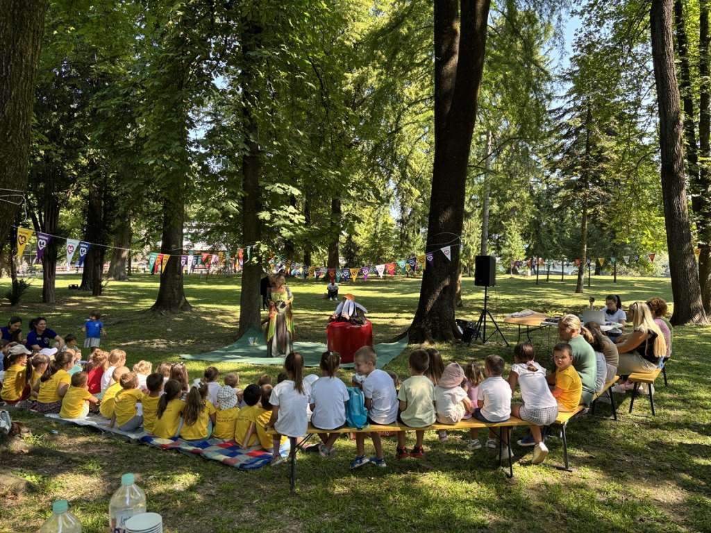 Ljetna škola 'U hladu kreativa' otvorena u Gradskom parku Bihać
