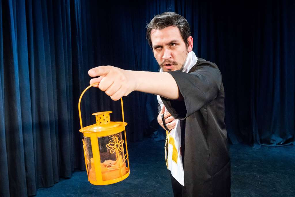 Predstava 'A onda je nešto puklo' na Bajram i Vidovdan 28. juna