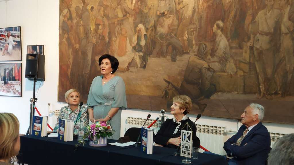 Tuzla - Održana promocija knjige 'Pedijatrija i zdravstvena njega'