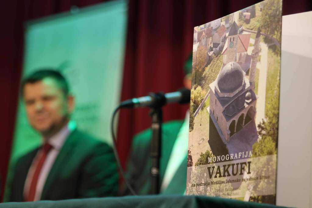 Predstavljena monografija o vakufima u Livnu