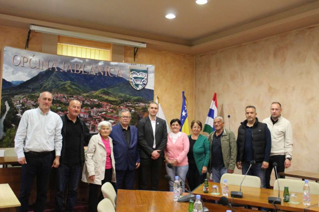 Potpisana tri tripartitna sporazuma o donaciji za sanaciju stambenih objekata u Jablanici
