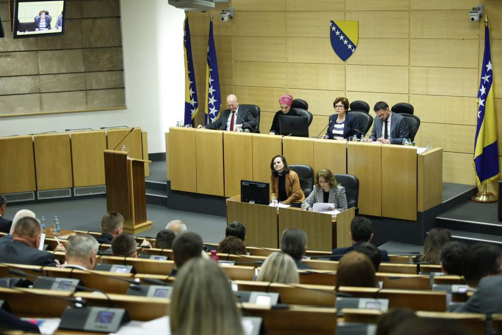 Zastupnici u srijedu raspravljaju kako unaprijediti materijalni status osoba sa invaliditetom u FBiH