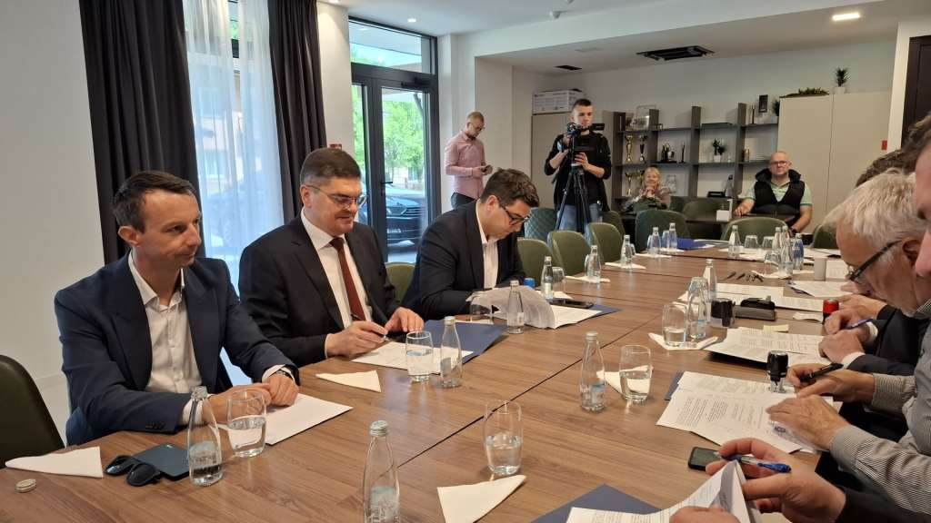 Ministarstvo prostornog uređenja FBiH: U Središnjoj Bosni potpisani ugovori vrijedni 2,2 milijuna KM