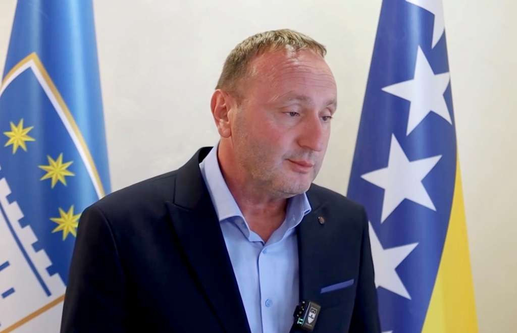 Dizdarić: Helikopter OSBiH izviđao požarište na Plješevici, očekuje se angažman iz zraka