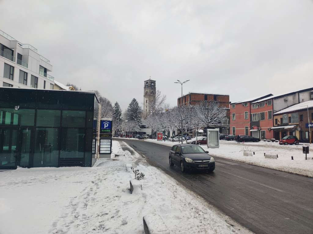 Snijeg otežao odvijanje saobraćaja u Unsko-sanskom kantonu