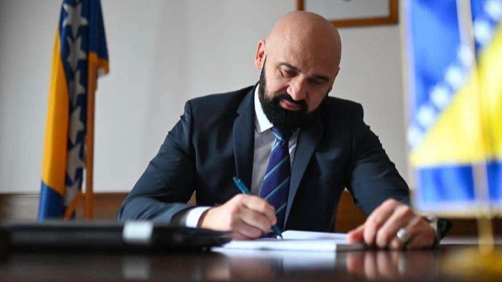 Isak: Dodik je prolazna kategorija, Bosna i Hercegovina je apsolutna konstanta