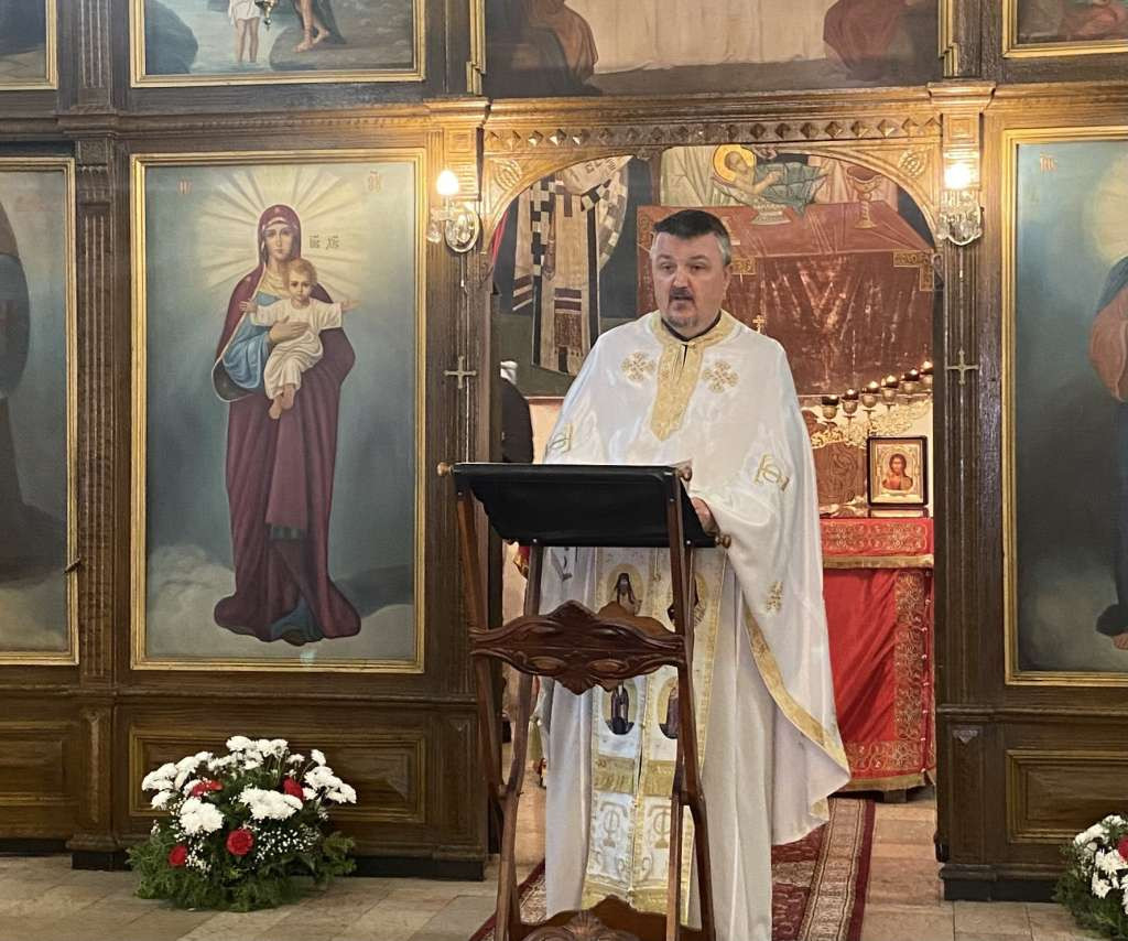 Vaskršnjom liturgijom obilježen Vaskrs u Zenici