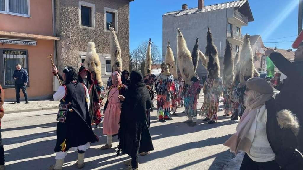 Izložbom 'Didi s Kamešnice' prikazani pokladni običaji podkamešničkih sela