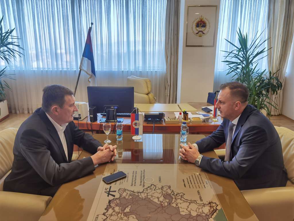Ministri Mitrović i Ćorić razgovarali o infrastrukturnim projektima