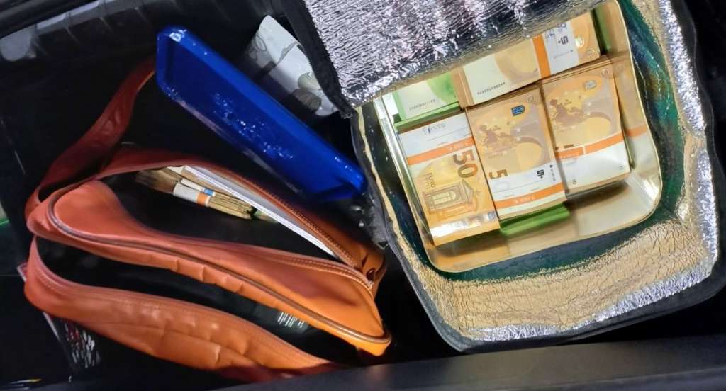 Preševo: Carinici u ručnom hladnjaku otkrili 73.000 eura