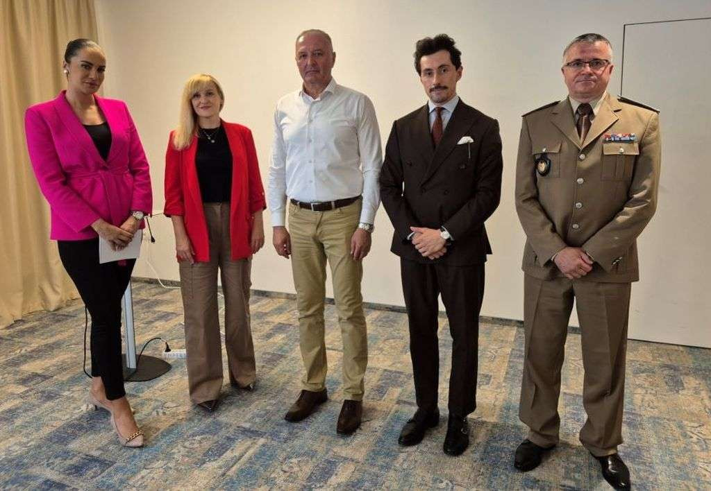 Helez: BiH mora imati potpunu kontrolu neba iznad cijele zemlje