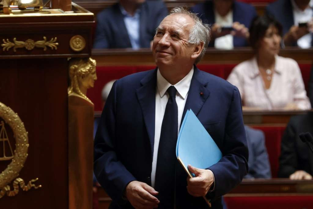 Francuski premijer Bayrou službeno podnio ostavku Macronu