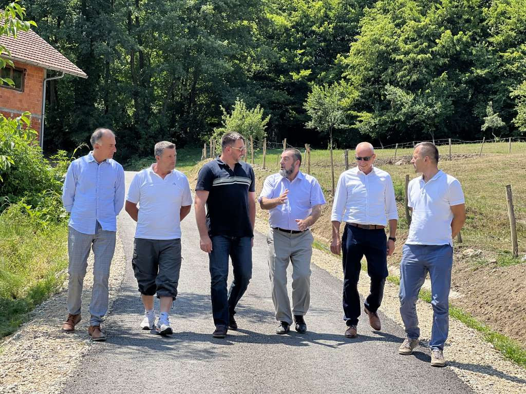 U povratničkom naselju Kamenica kod Zvornika završena izgradnja dva puta 