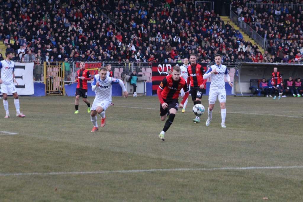 Nogometaši Zrinjskog, Radnika, Sloge i Tuzla Cytija u četvrtfinalu Kupa