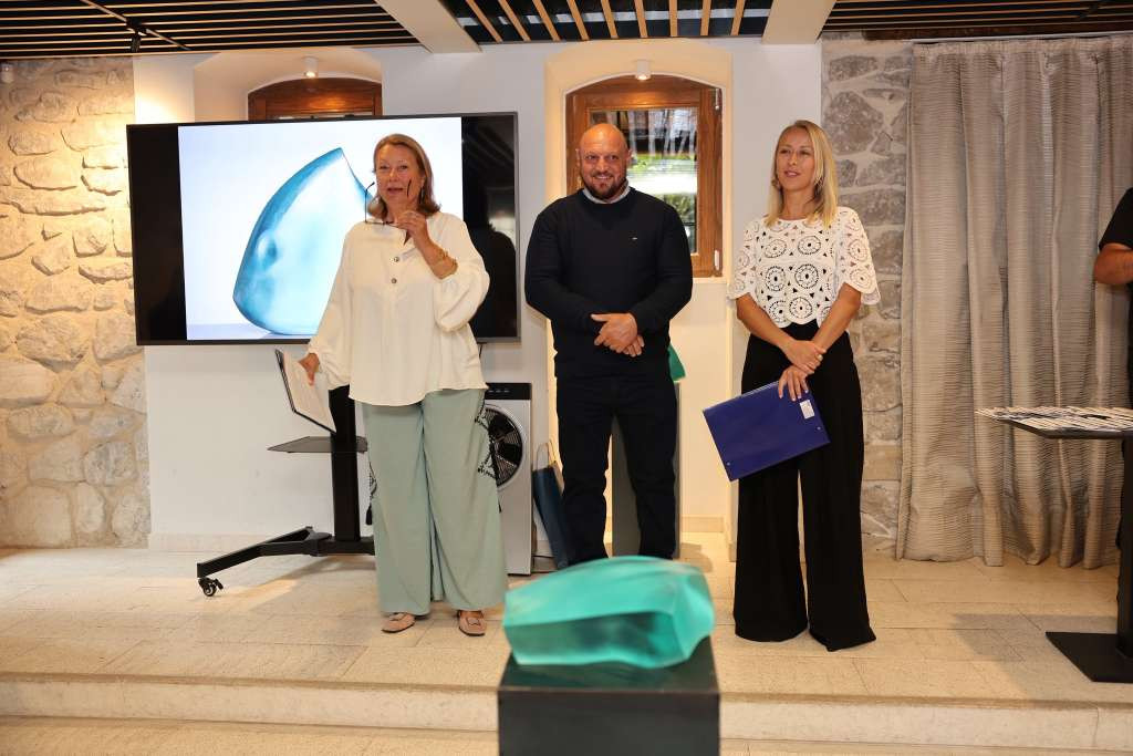 Dani dijaspore Travnik 2025: Otvorena izložba Petra Dolića, skulpture koje govore jezikom zavičaja