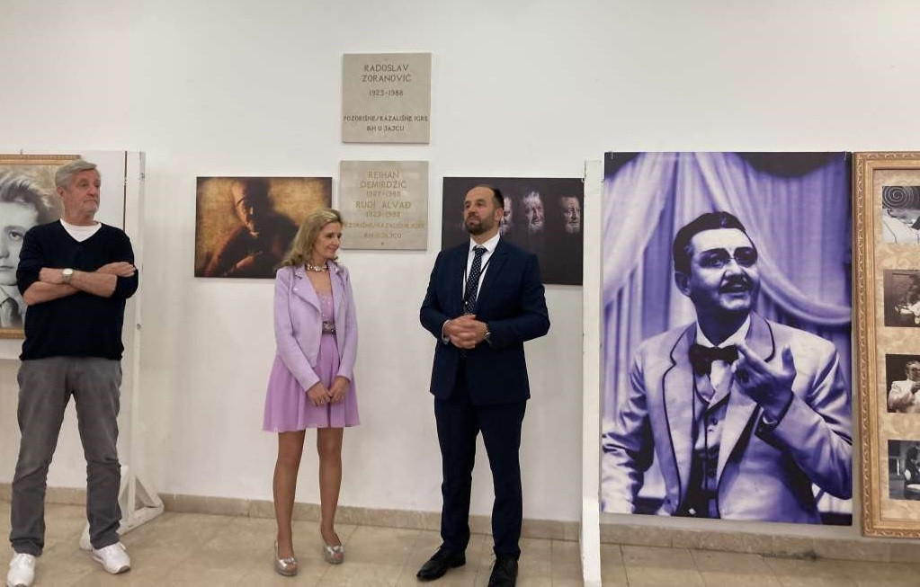 Izložbom posvećenom Reihanu Demirdžiću započele Pozorišne igre u Jajcu