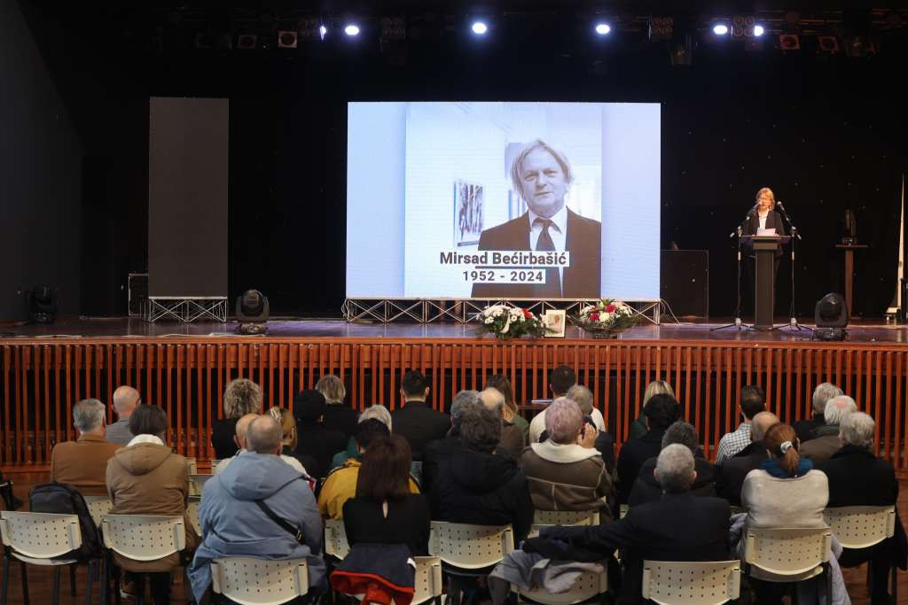 Komemoracija povodom smrti književnika Mirsada Bećirbašića održana u Domu mladih