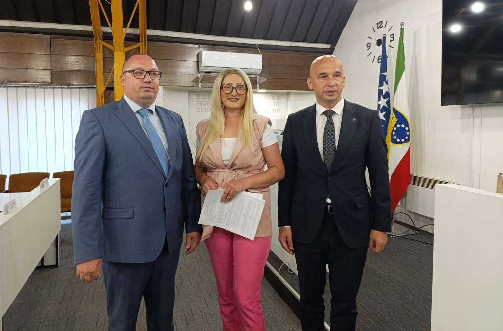 Potpisano 97 ugovora o dodjeli poticaja za samozapošljavanja boraca programa Prvi biznis u ZDK-u
