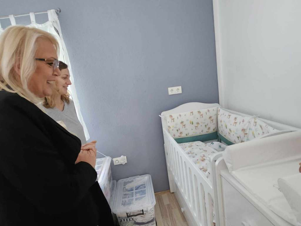 Bradara posjetila jajačke trojke