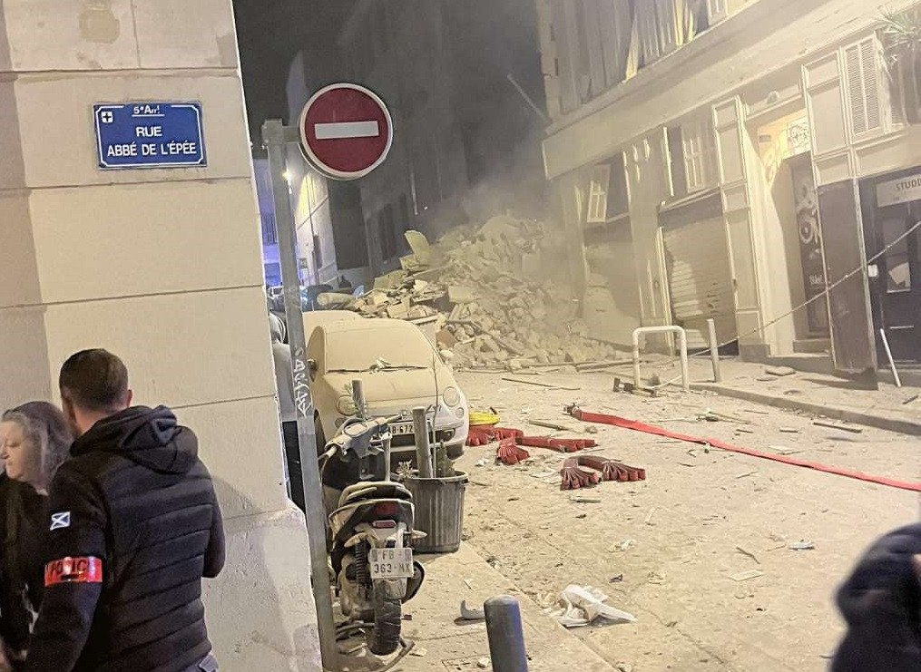 Dvije zgrade se srušile u Marseilleu, deset ljudi još pod ruševinama