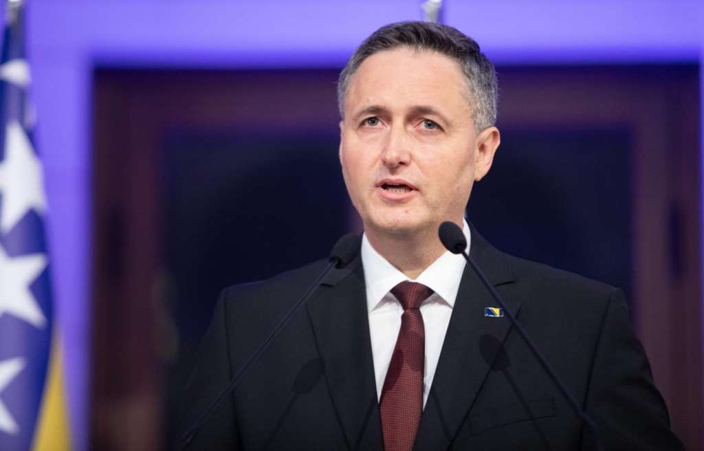Bećirović: Vučićev koncept 'jedan narod, jedan sabor, jedan vođa' je opasan za cijelu Evropu