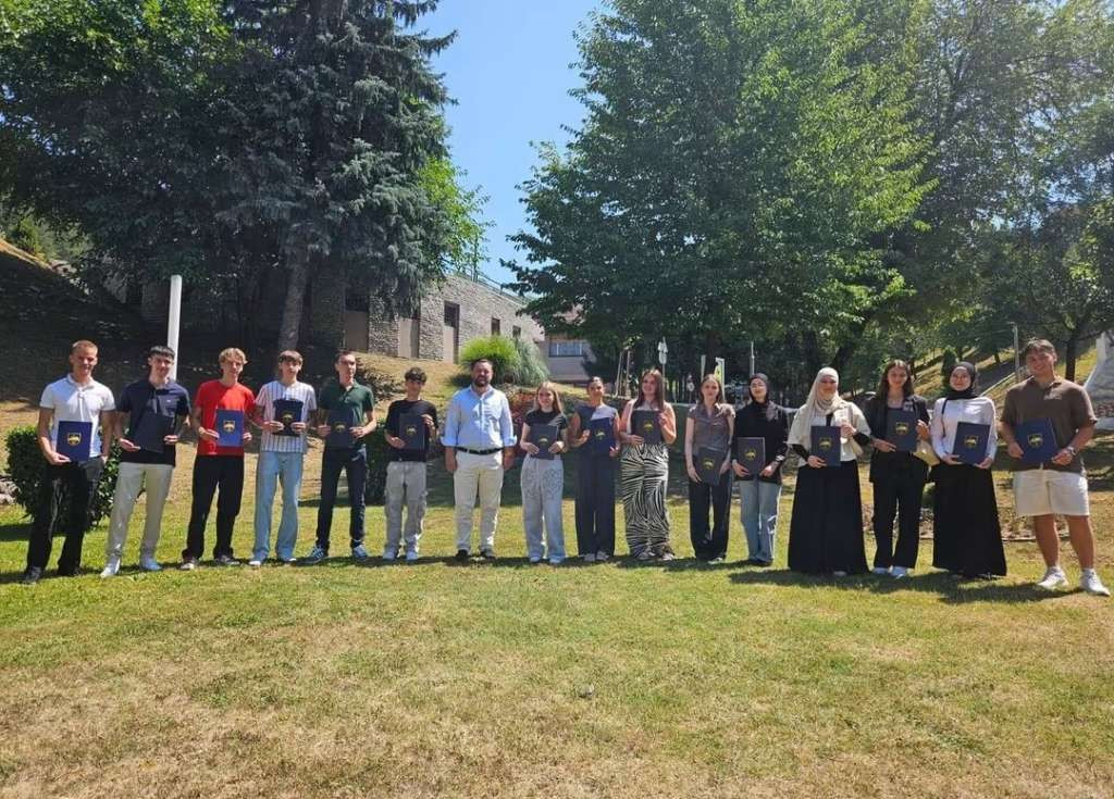 Povodom Dana Grada Cazina upriličen prijem za učenike generacije osnovnih i srednjih škola