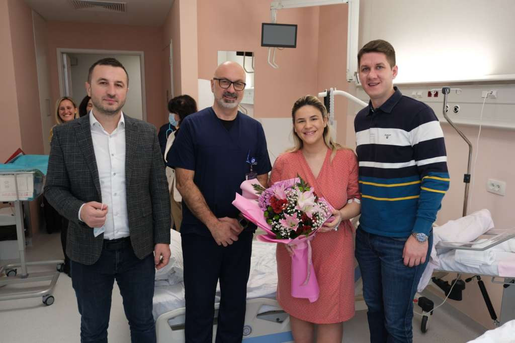Radostan početak godine u Novom Gradu, načelnik Efendić posjetio prvu bebu rođenu u Novoj godini