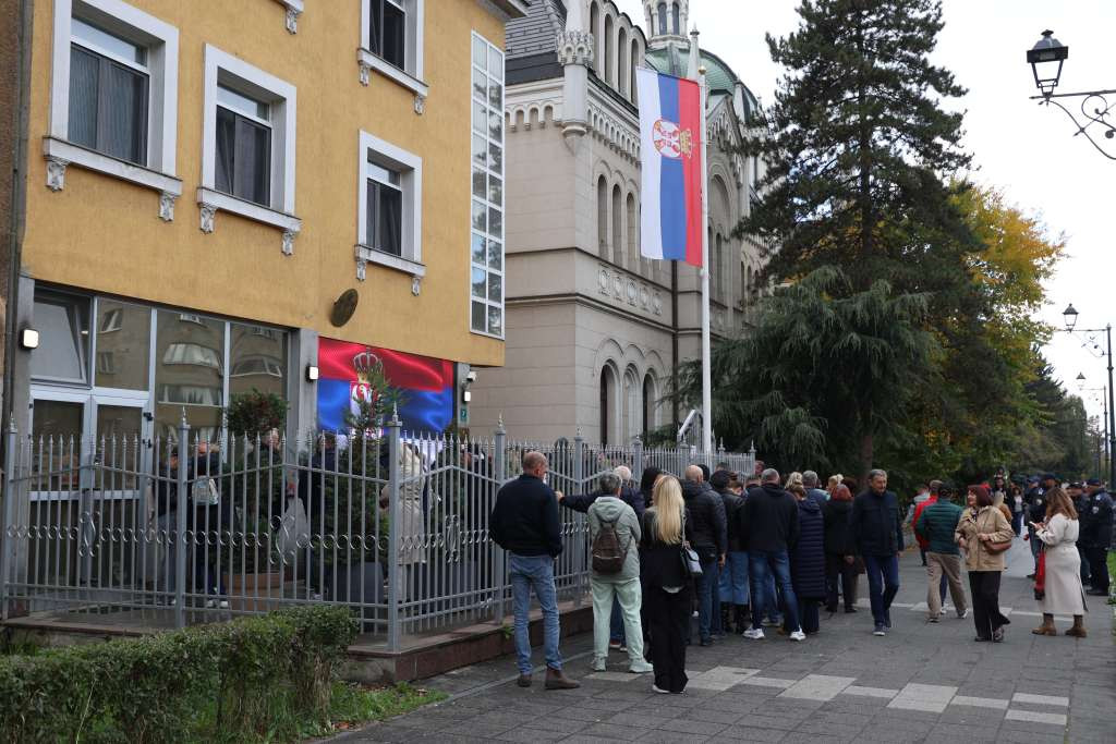 Međunarodni posmatrači o izborima u Srbiji: Velika izlaznost, ali i ozbiljne nepravilnosti i pritisci na birače