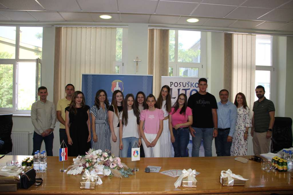 Posušje: Najuspješniji učenici na prijemu kod načelnika Begića