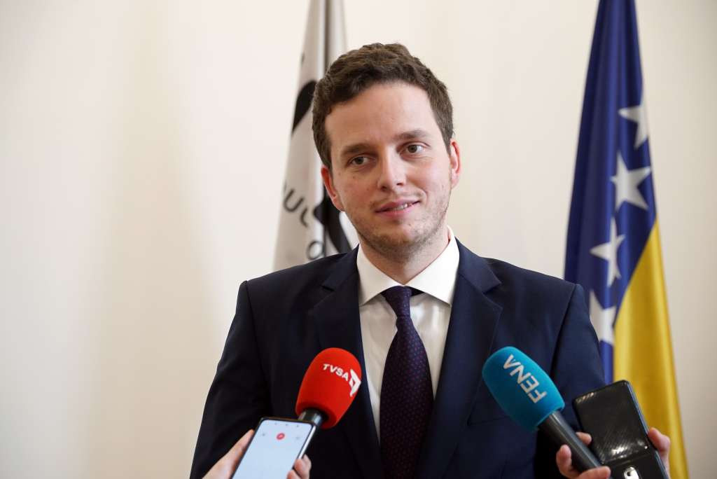 Uk i Bungur dogovorili hitnu dezinsekciju prostora na kojima su uočeni žohari