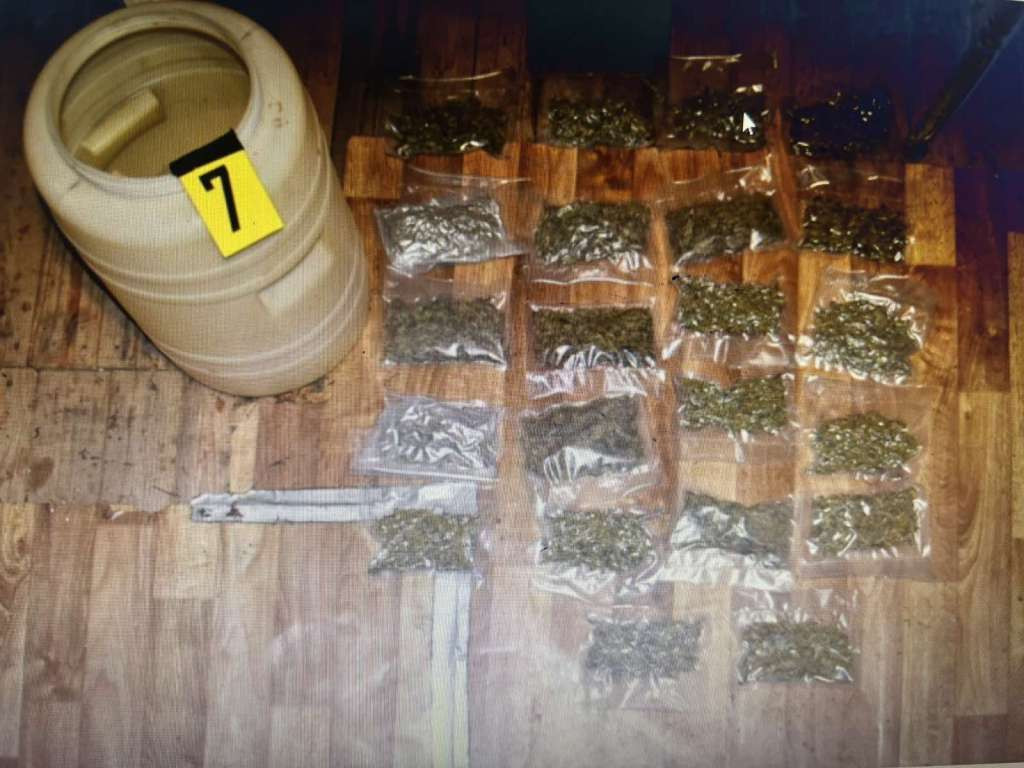 U Cazinu pronađena droga, jedna osoba lišena slobode