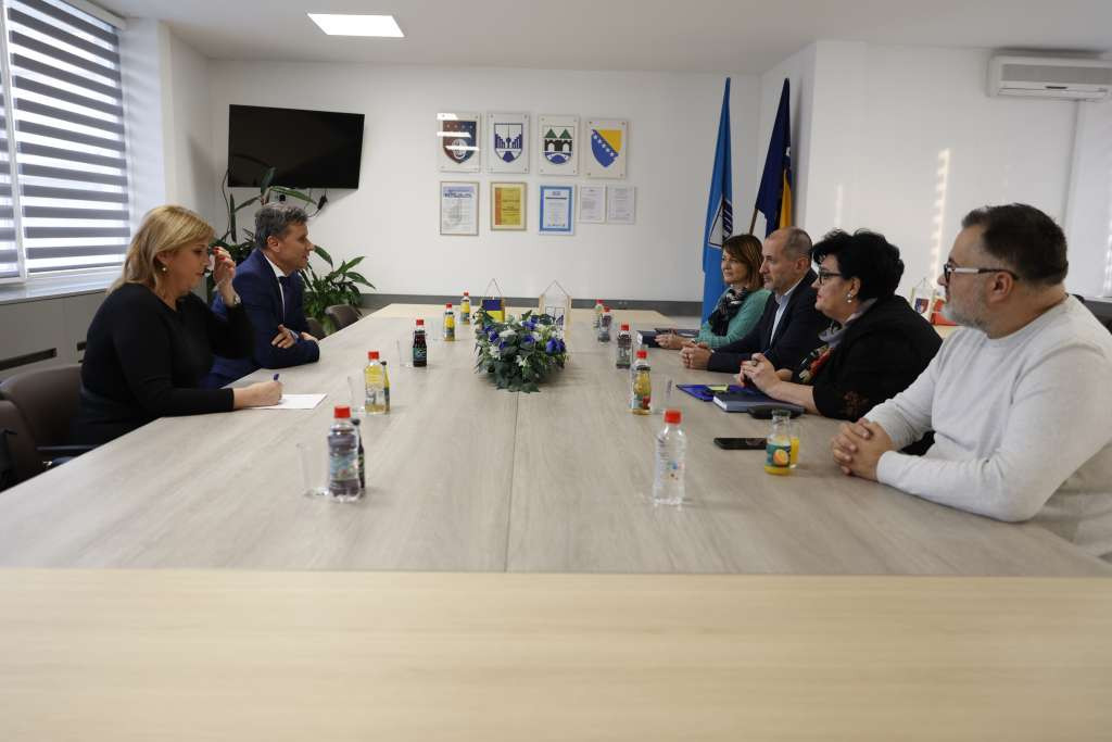 Premijer Novalić i načelnik Tanović razgovarali o infrastrukturnim projektima