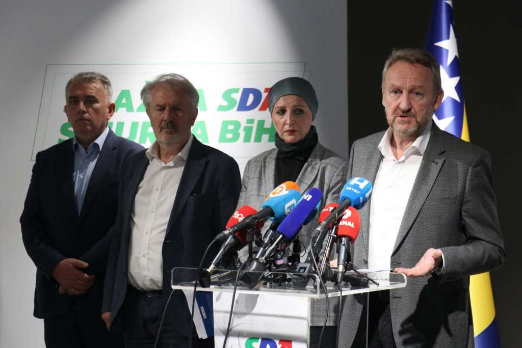 SDA: Salkić neće svojim glasanjem omogućiti SNSD-u četvrtog delegata