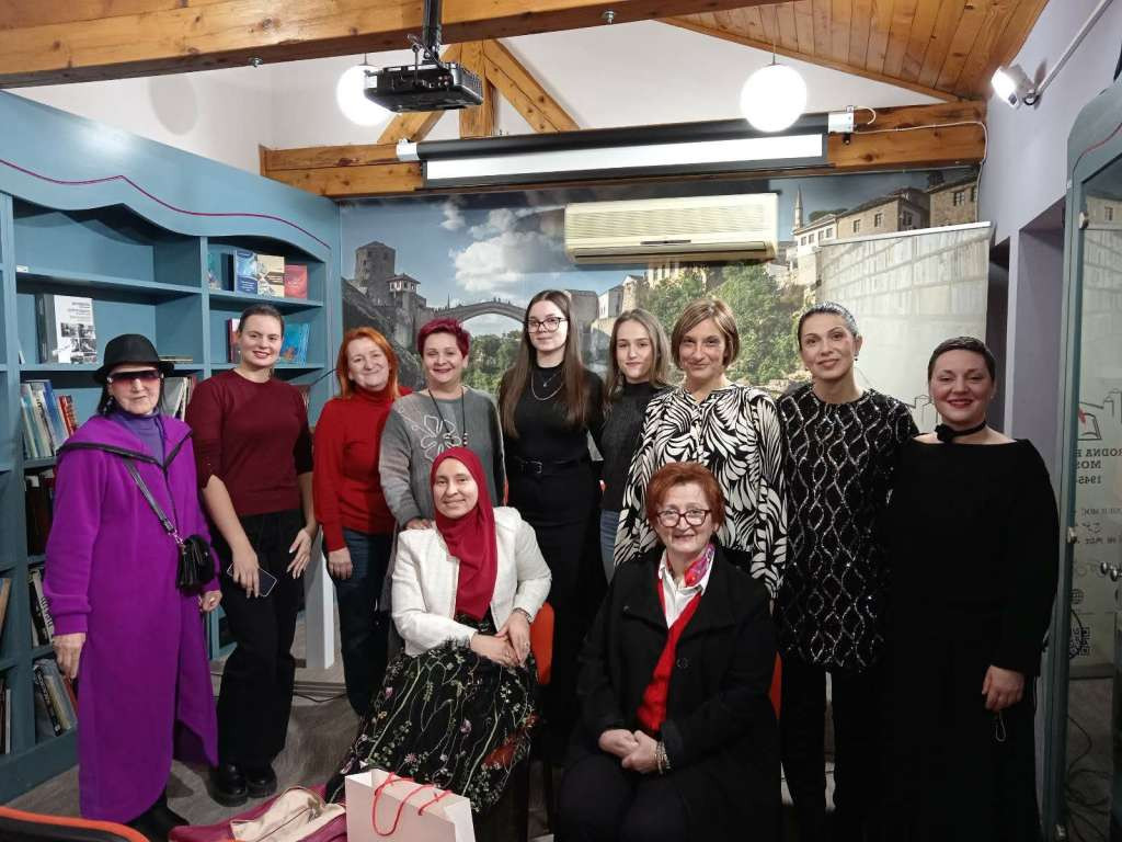 Udruženje „Žena sa knjigom" u Mostaru upriličilo Poetsku Novu godinu