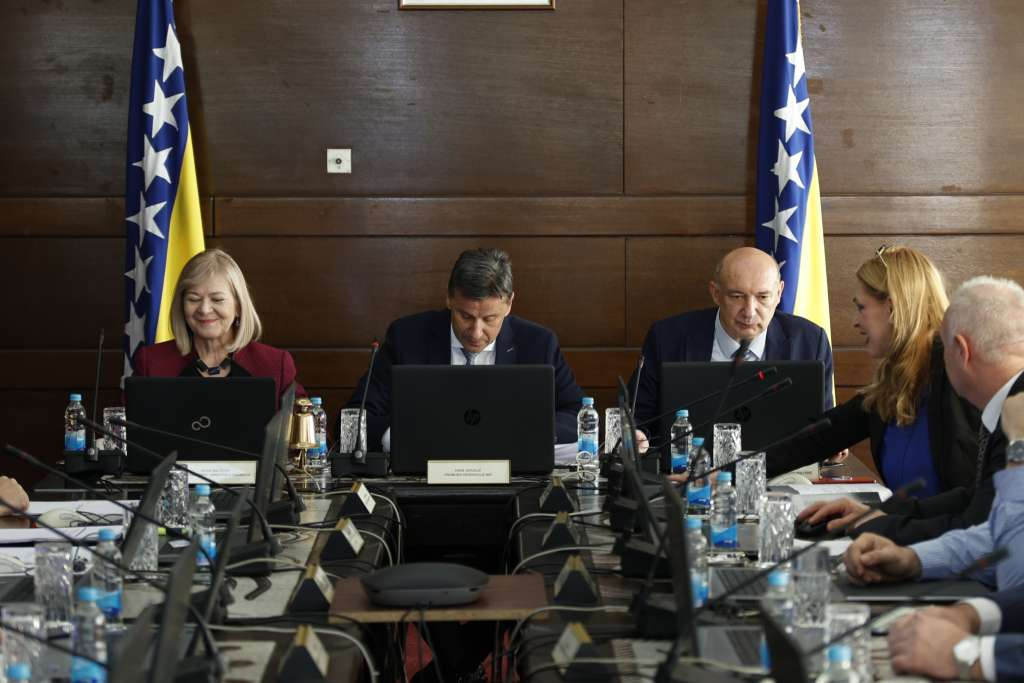 Vlada Federacije BiH upoznata o Izvještaju o dugu za četvrti kvartal 2022. godine