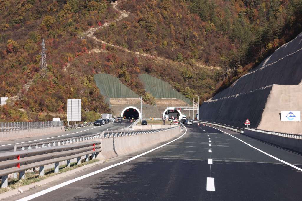 Dževlan: Devet kilometara tunela, šest mostova te samo pet kilometara otvorene ceste