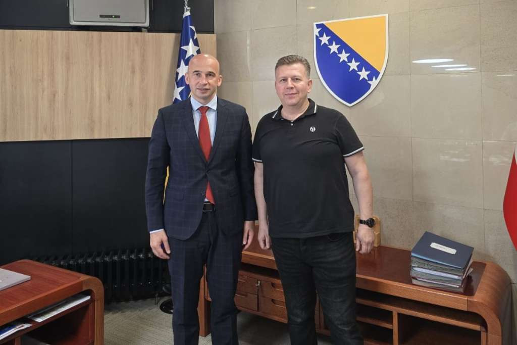 Pivić razgovarao sa Šatorovićem, isplata regresa u narednih desetak dana