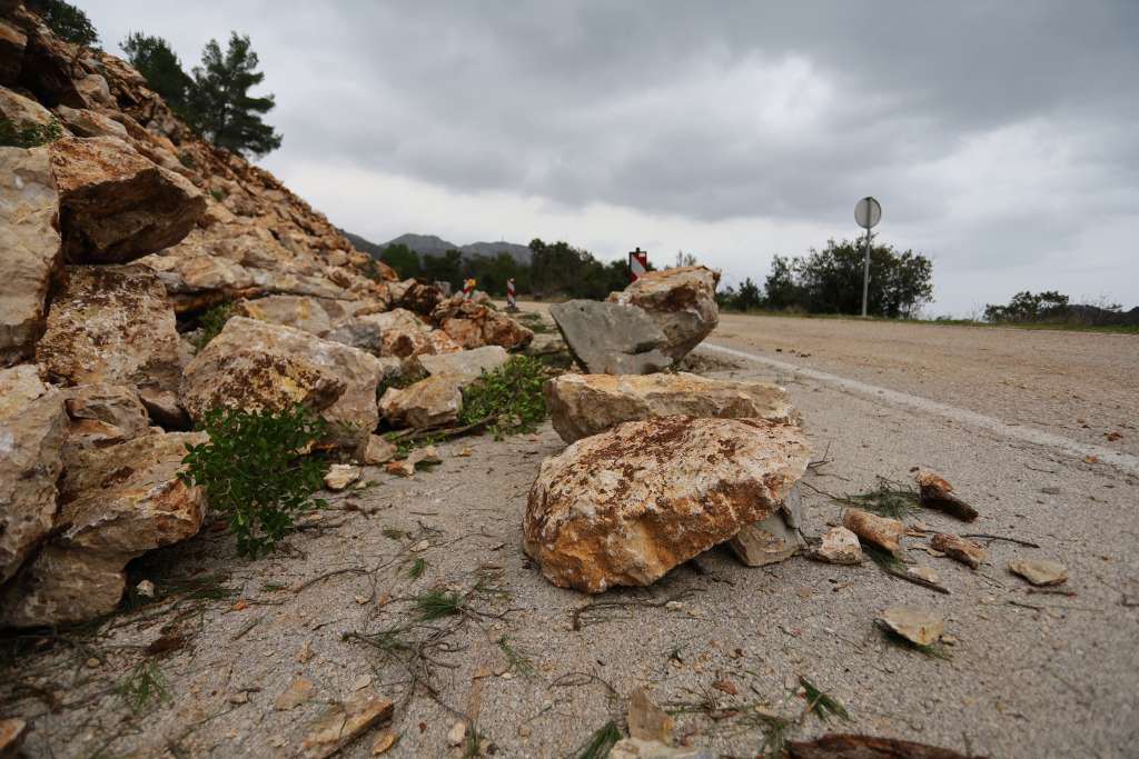Mokri kolovozi, odroni i magla širom BiH