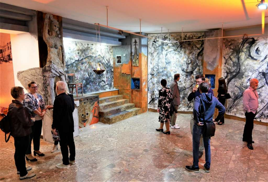 Izložbama 'Pregažena' i 'Umjetnik u vremenu' BKC TK počeo obilježavanje 25 godina od osnivanja