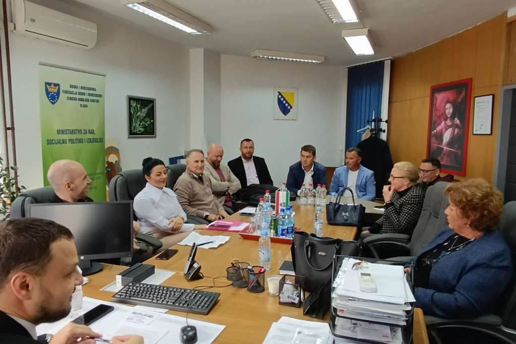 Radni sastanak o unapređenju sistema socijalne zaštite u ZDK-u