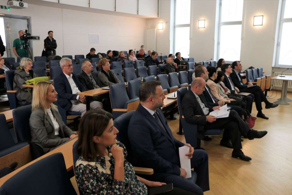 Vlada Kantona Sarajevo usvojila Strategiju razvoja medijske i informacijske pismenosti